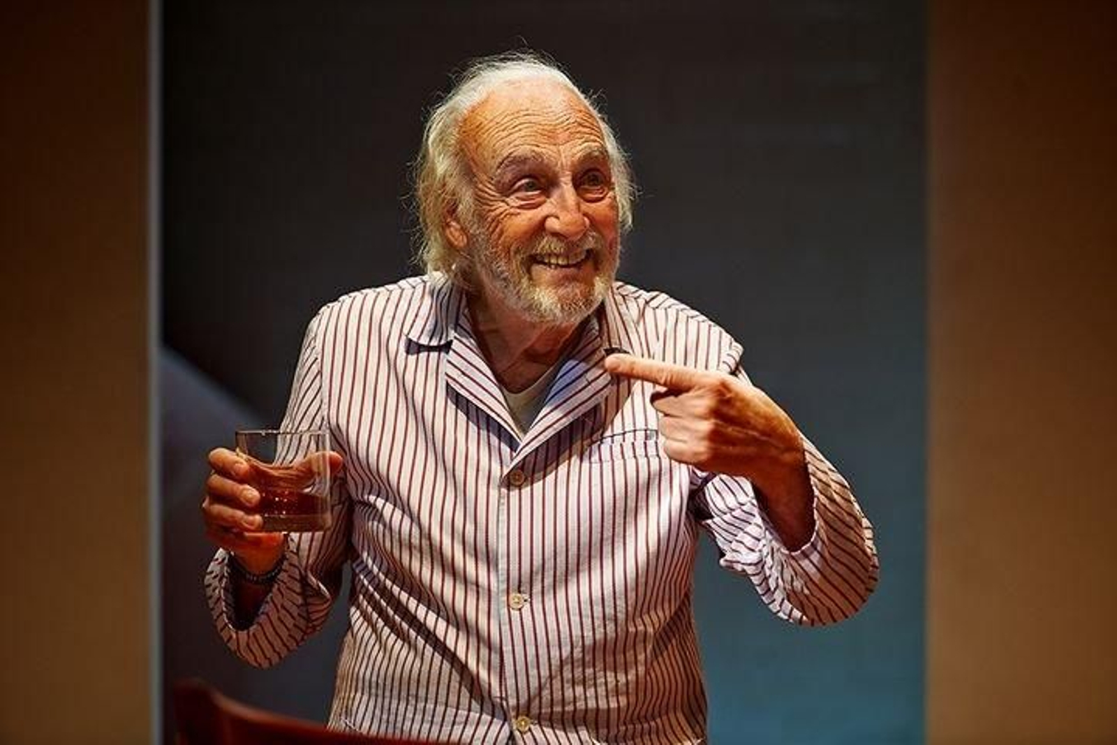 Héctor Alterio durante una función.