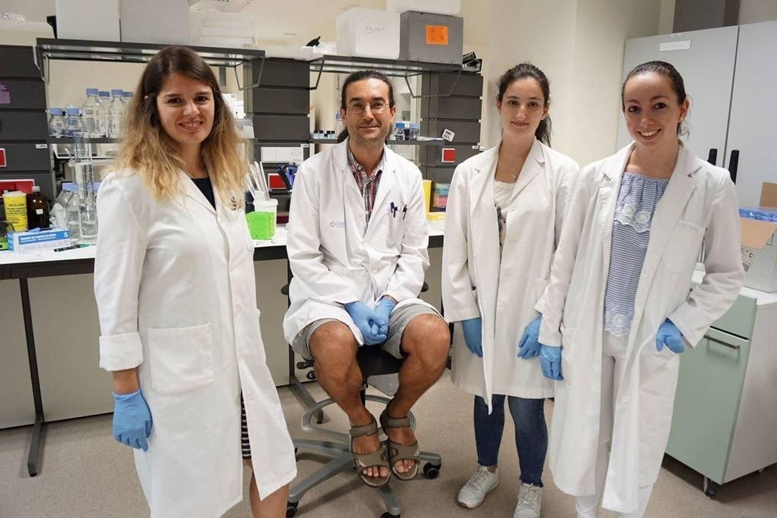 Spuch, con las investigadoras Silvia Costas, Cyntia Rodríguez y Daniela Amorín.