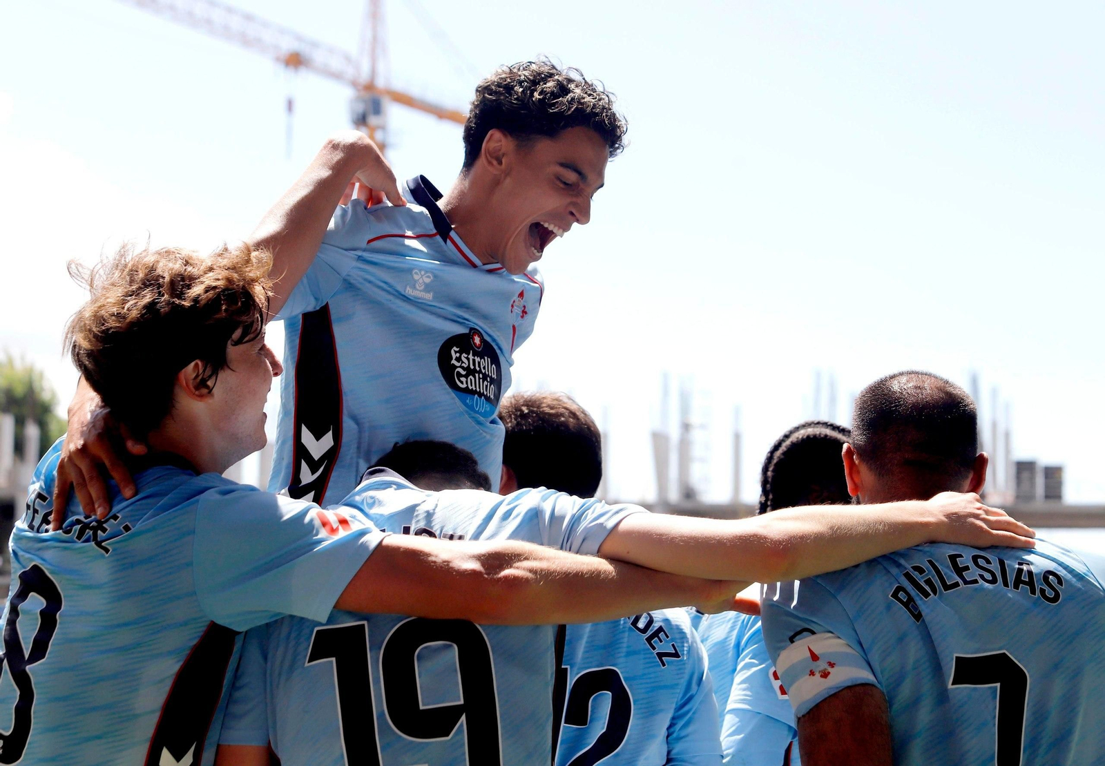Celebración del gol de Hugo Álvarez.