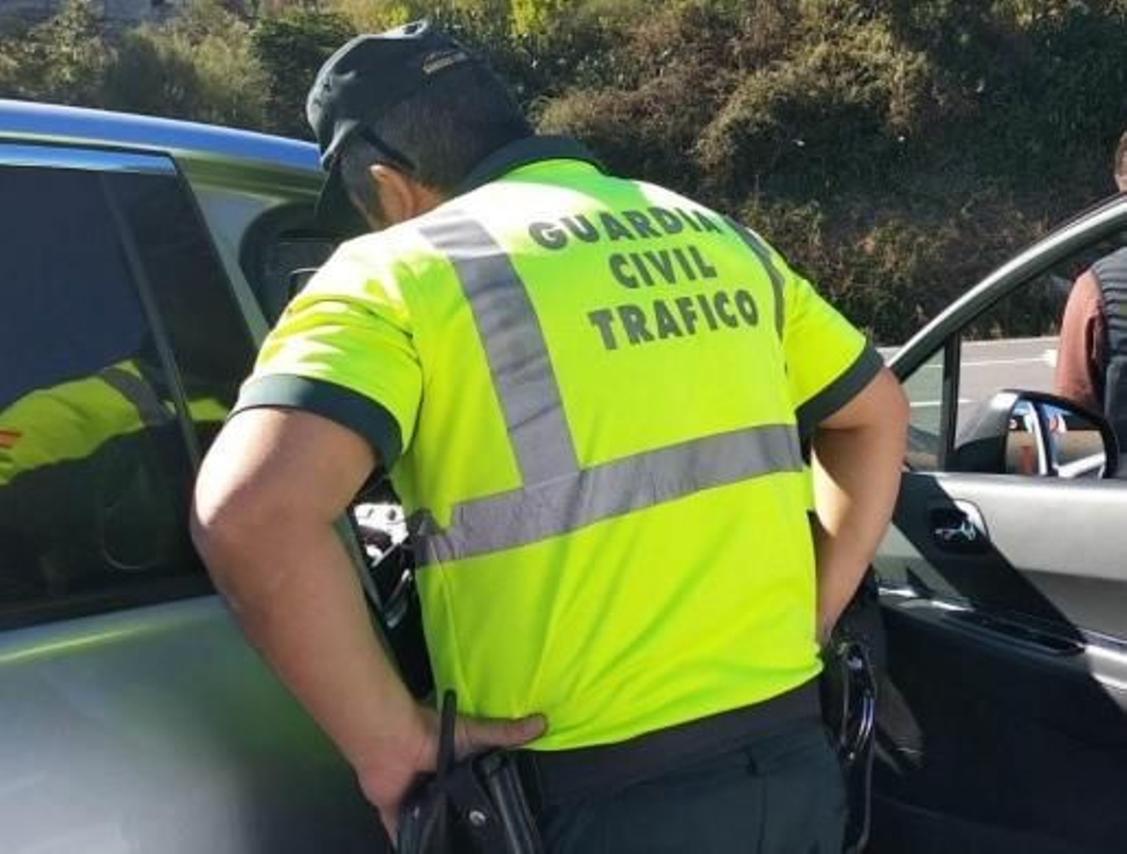 Sorprenden a un conductor ebrio, con el carnet retirado, sin ITV ni seguros