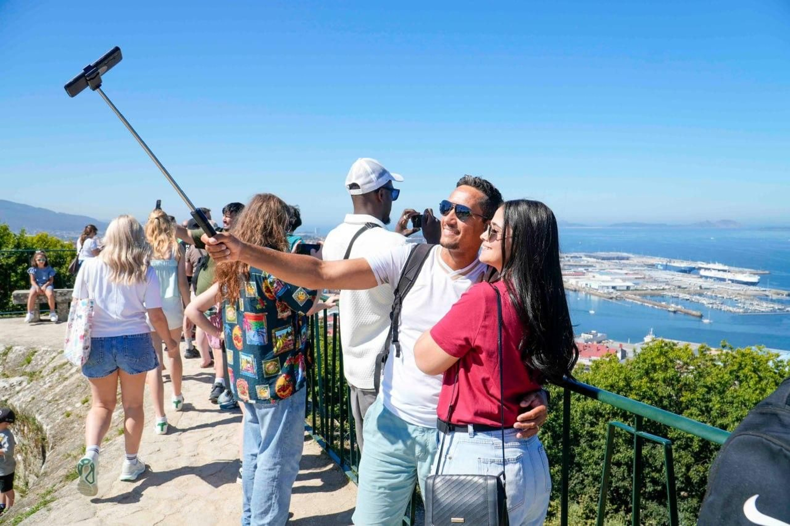 Galería | Vigo se llena de cruceristas en una jornada histórica