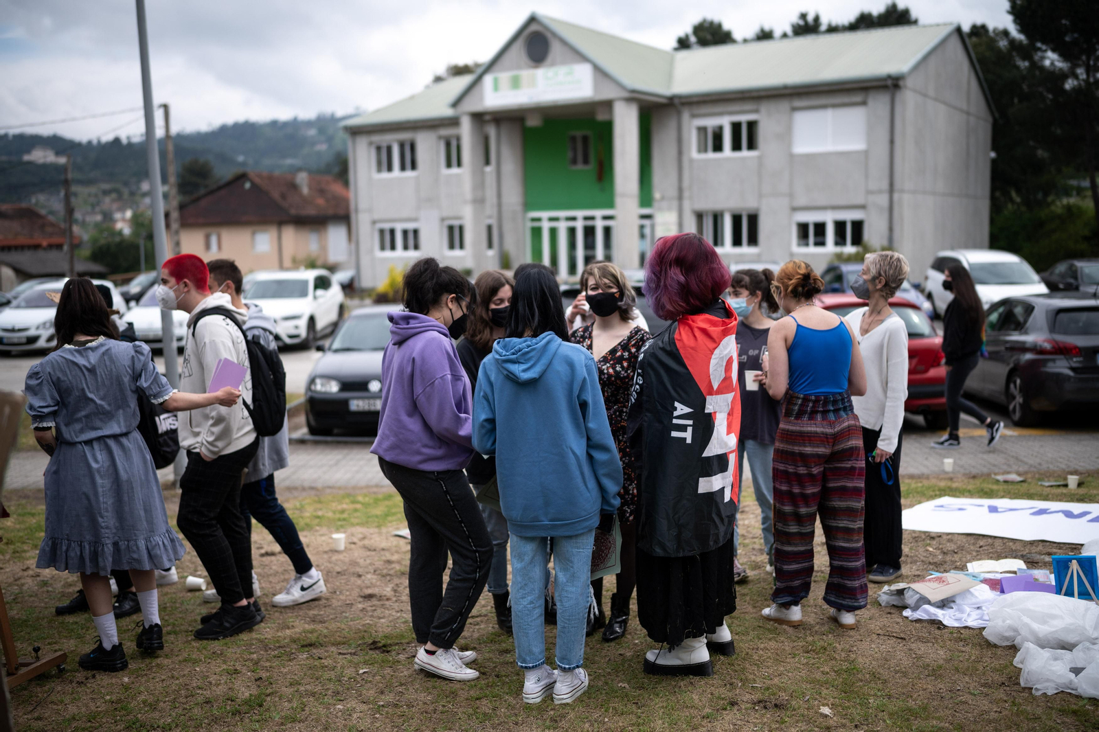 Actividade artística dos alumnos e alumnas de artes no exterior do instituto.