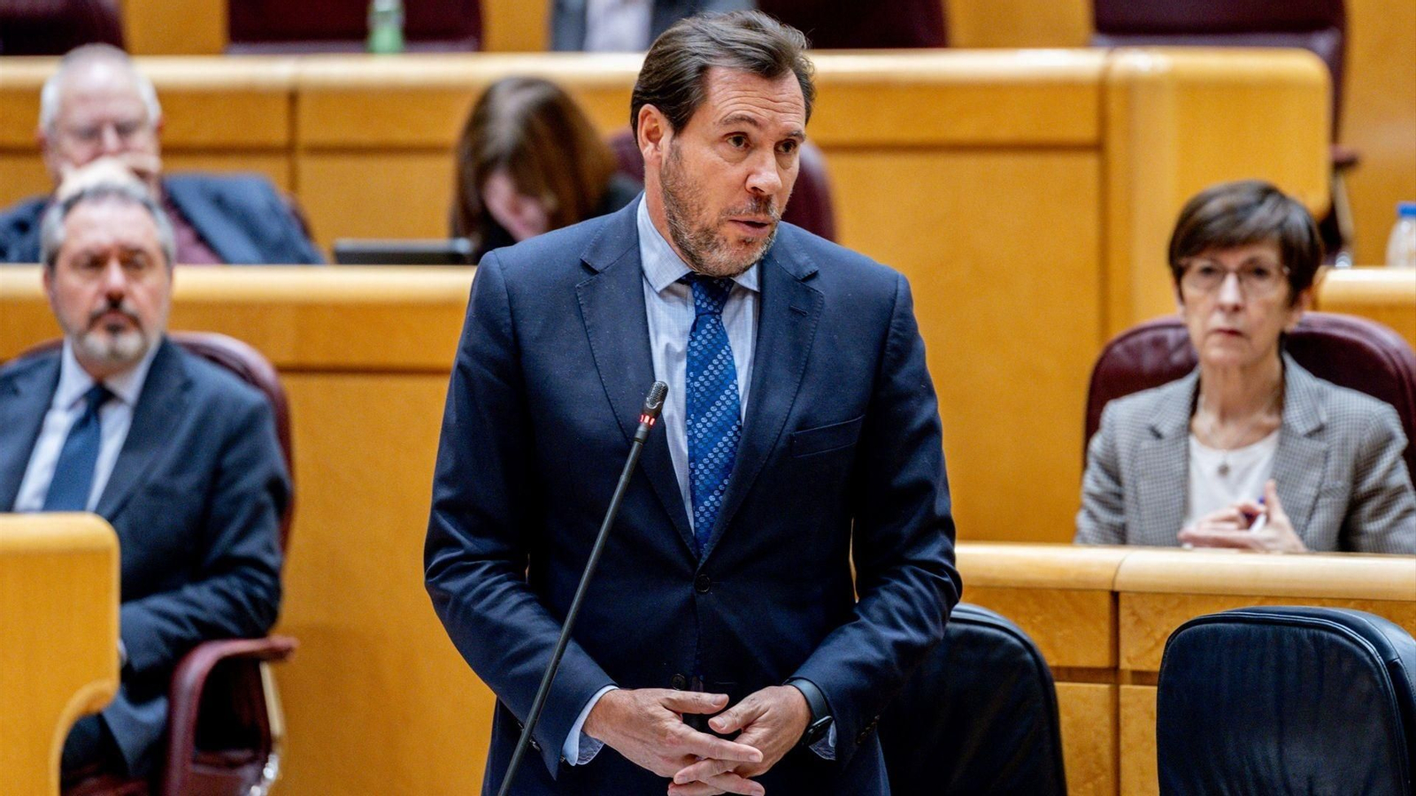 El ministro de Transportes y Movilidad Sostenible, Óscar Puente, dio explicaciones en el Senado.