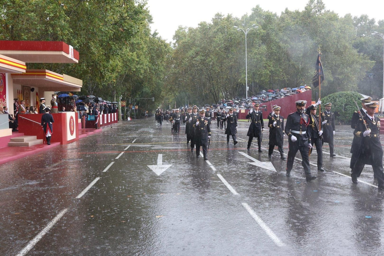 Aguacero durante el desfile militar