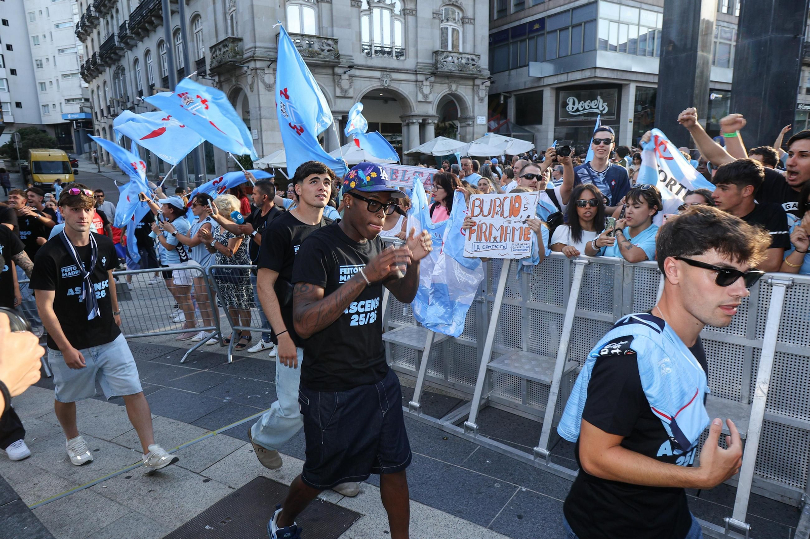 Galería | El Celta Fortuna celebra en Porta do Sol el ascenso a Segunda