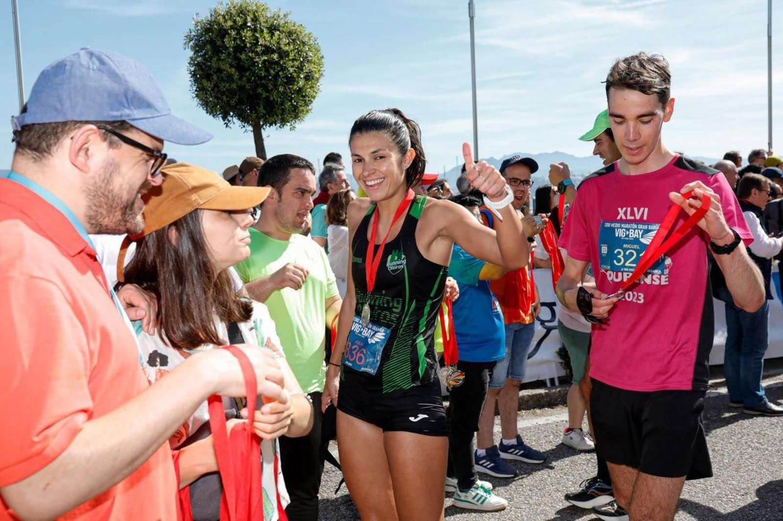Celebrando la llegada a meta.