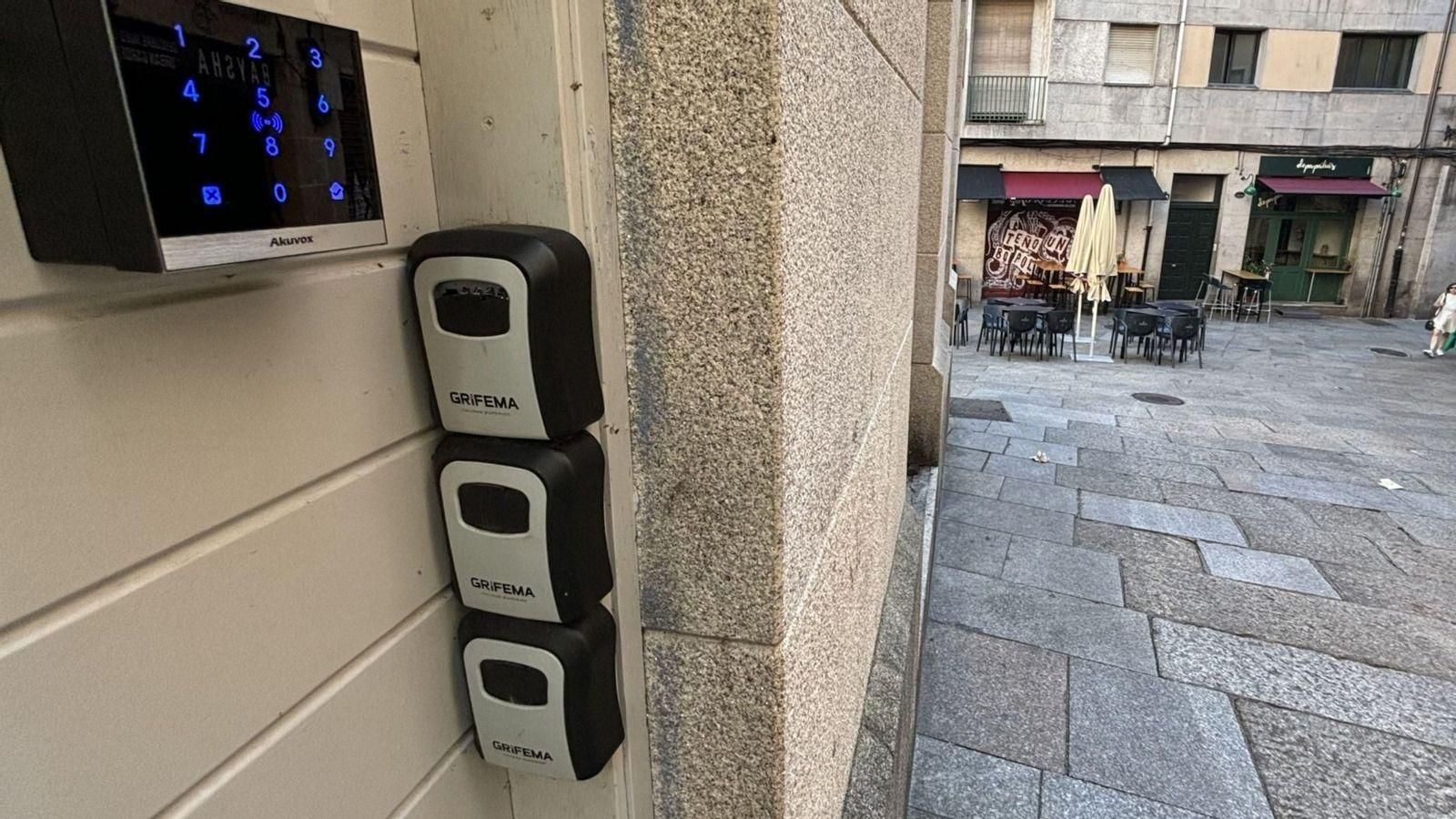 Cajetines de un piso turístico en Ourense