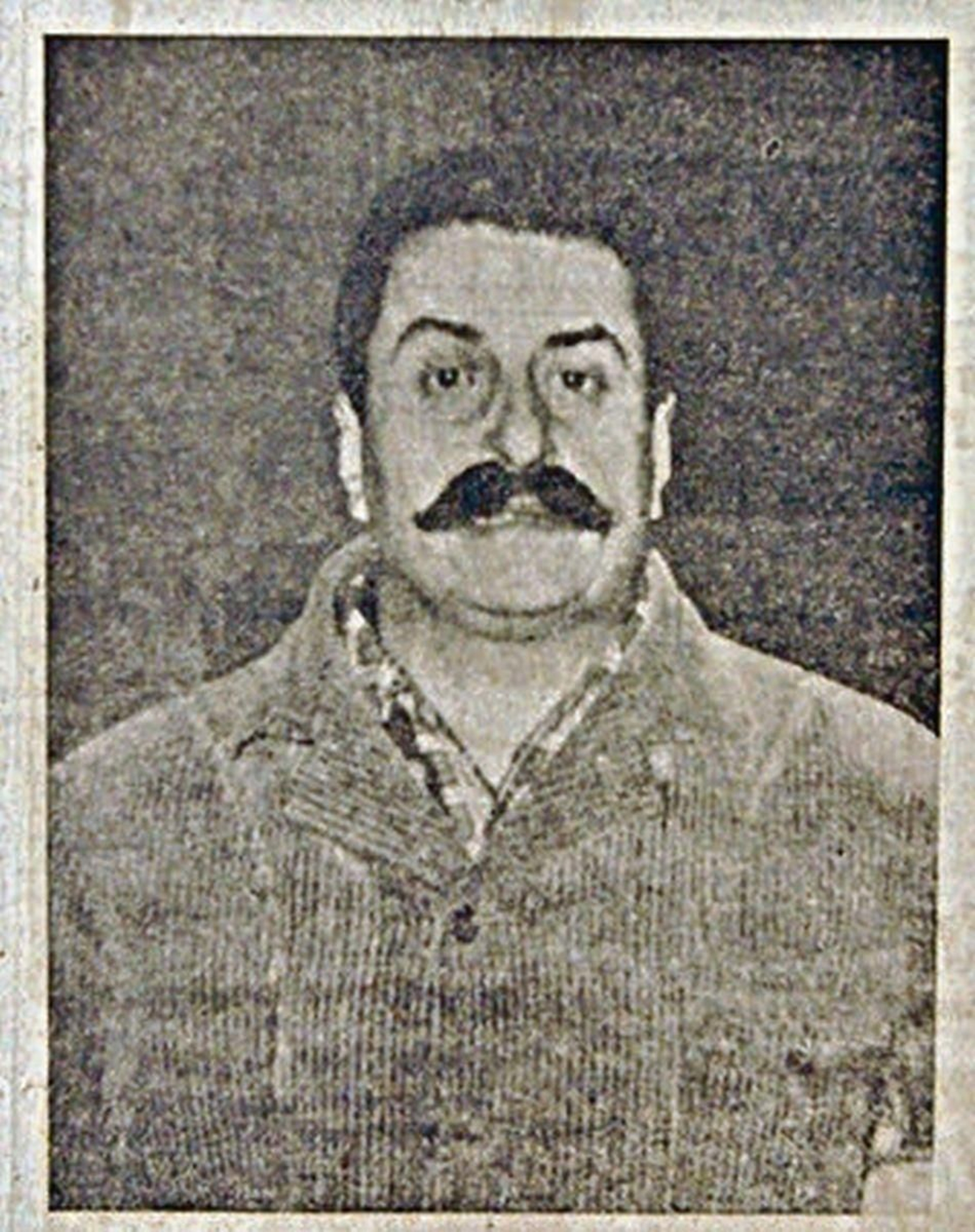 No todo eran tragedias y choques. En 1957 La Región anunciaba la visita a esta ciudad del famosísimo escritor italiano Giovnni Guareschi, autor del leidísimo libro; “Don Camilo”. Procedía de Santiago y firmaría libros en la Librería de La Región.