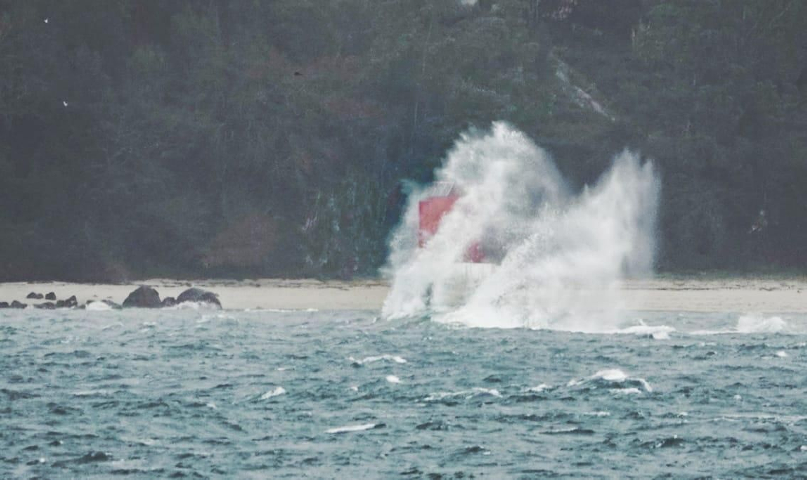 El servicio de Ria de Vigo se reanuda tras dos horas parado por el temporal // Vicente