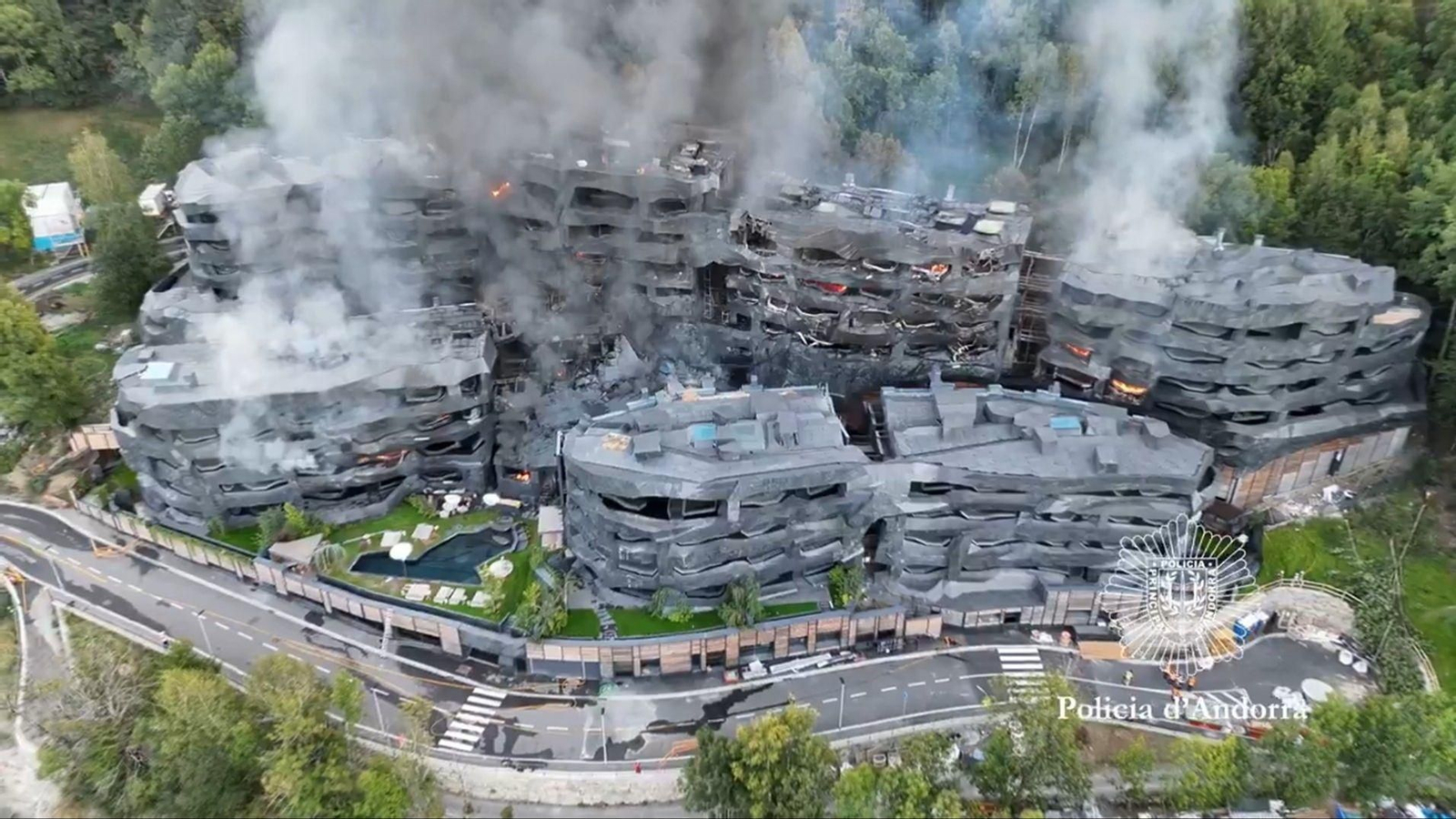 La urbanización destrozada por el fuego en Andorra