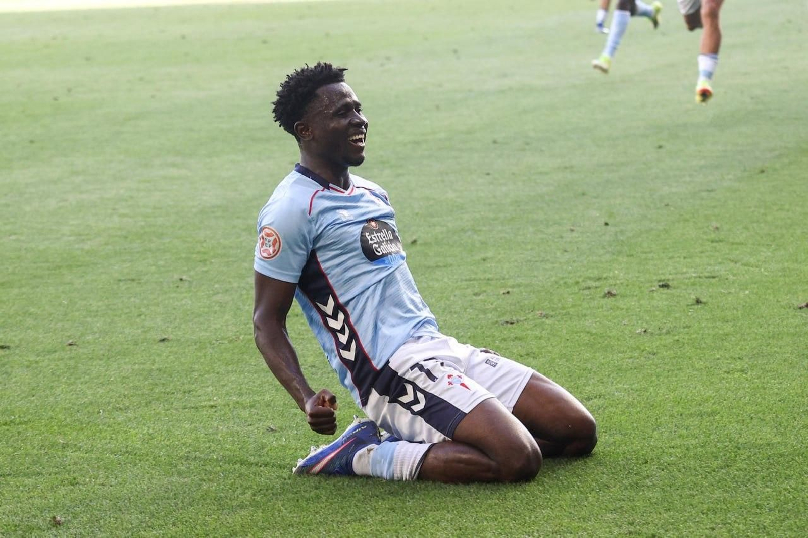 Galería | El Celta Fortuna golea a la Ponferradina y sube a Segunda División
