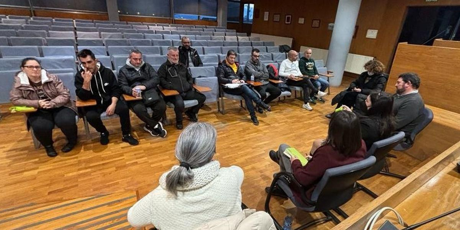 La Cofradía reclamando en 2024 al tripartito una hoja de ruta contra vertidos.