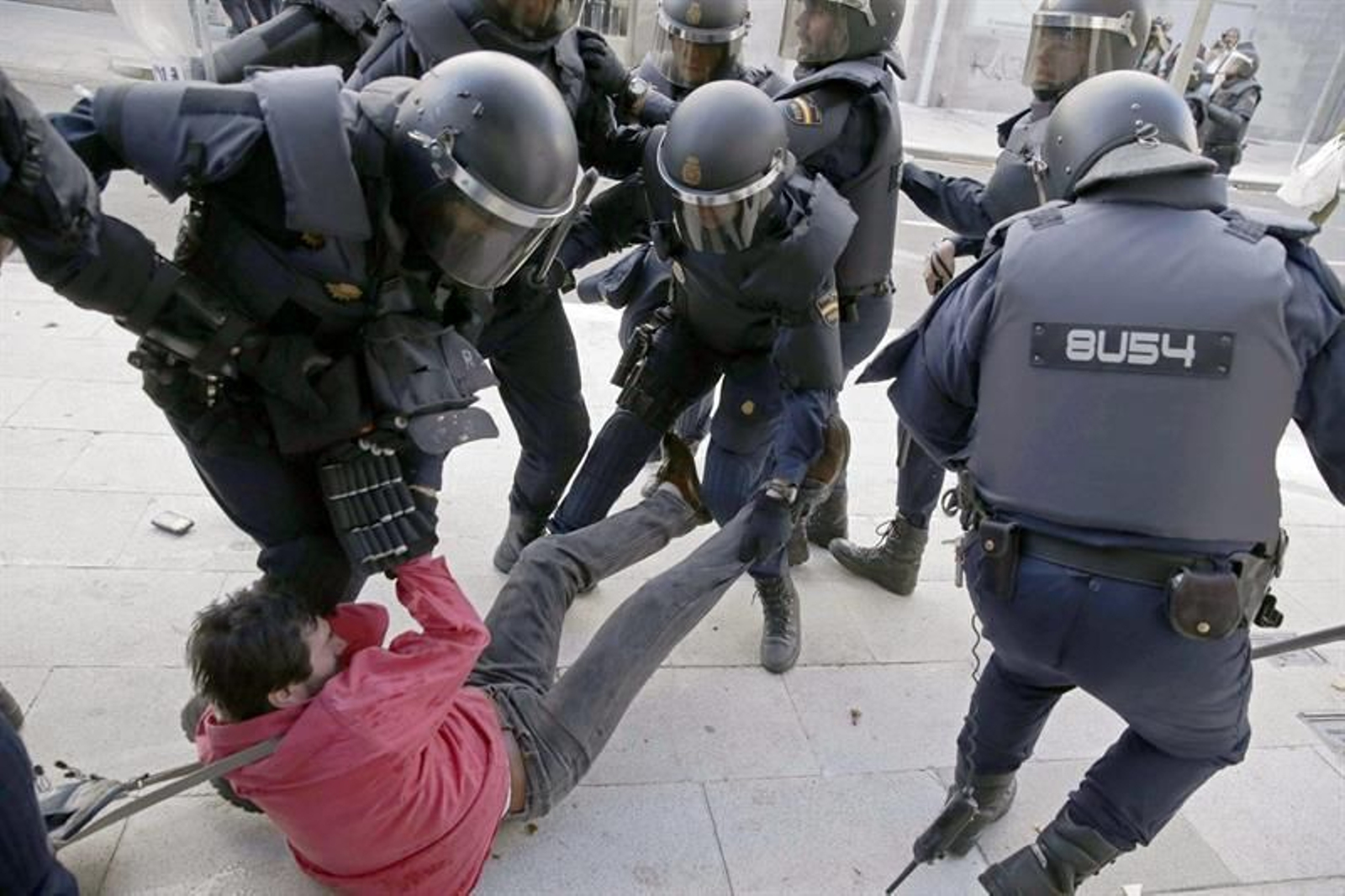 4 Carga policial en la protesta del cerco en Santiago