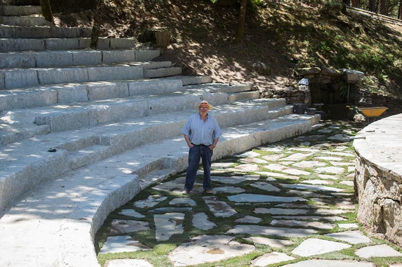 Luis Tosar na Insua dos Poetas, onde terá lugar a representación teatral.