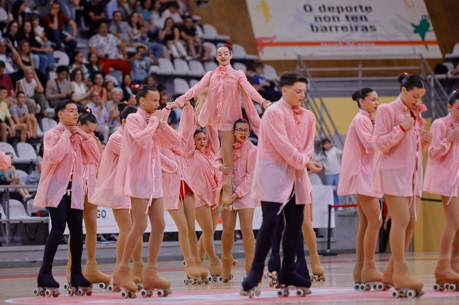 Galería | El pabellón de As Travesas celebra el Día do Patín