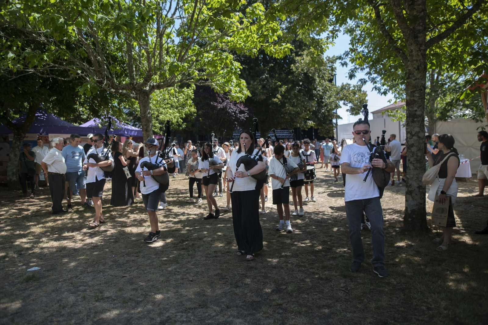 Galería | Cea disfruta de la Festa do Pan de Cea bajo un intenso calor