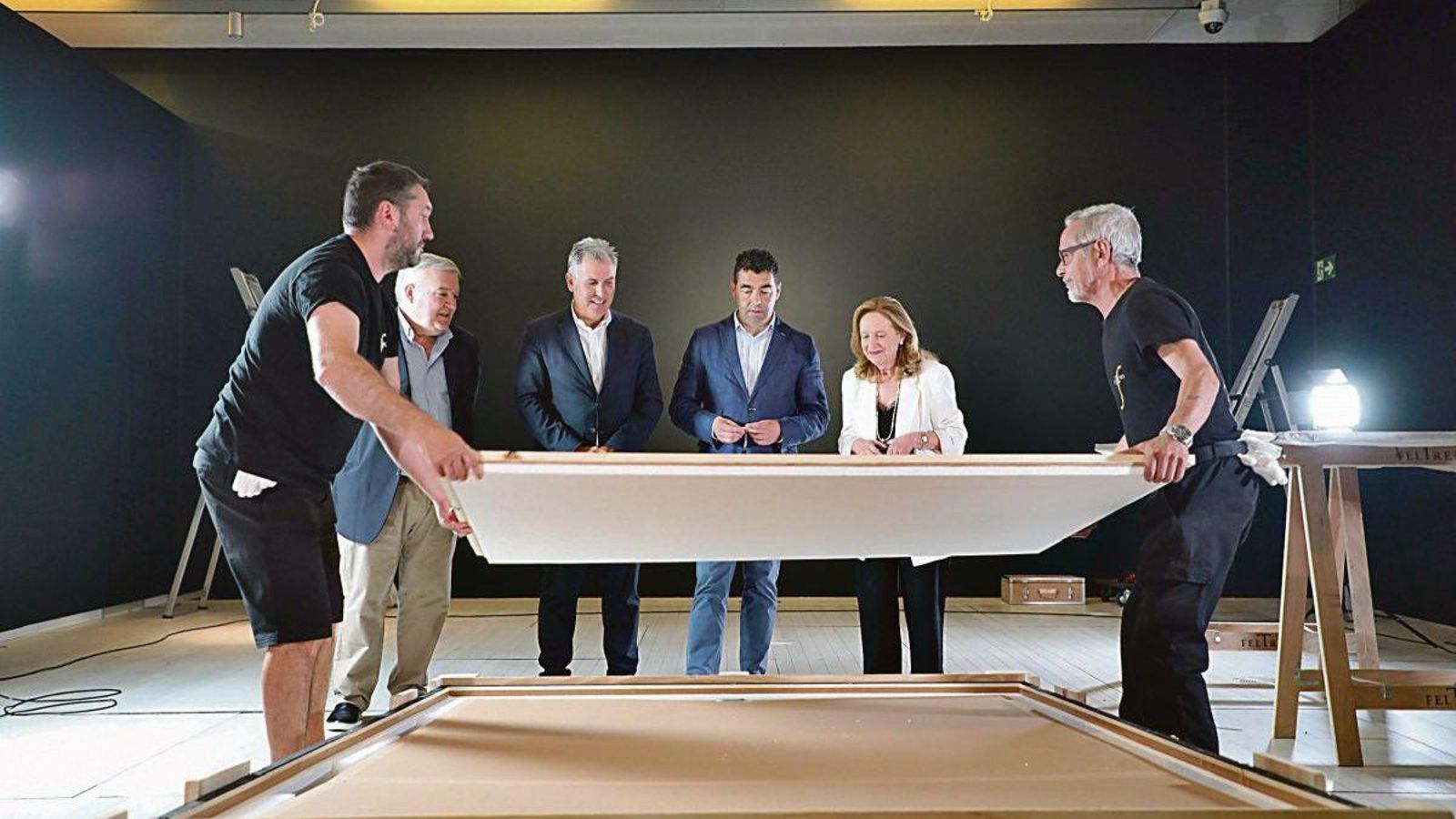Momento en el que se lleva a cabo el desembalaje de la obra.