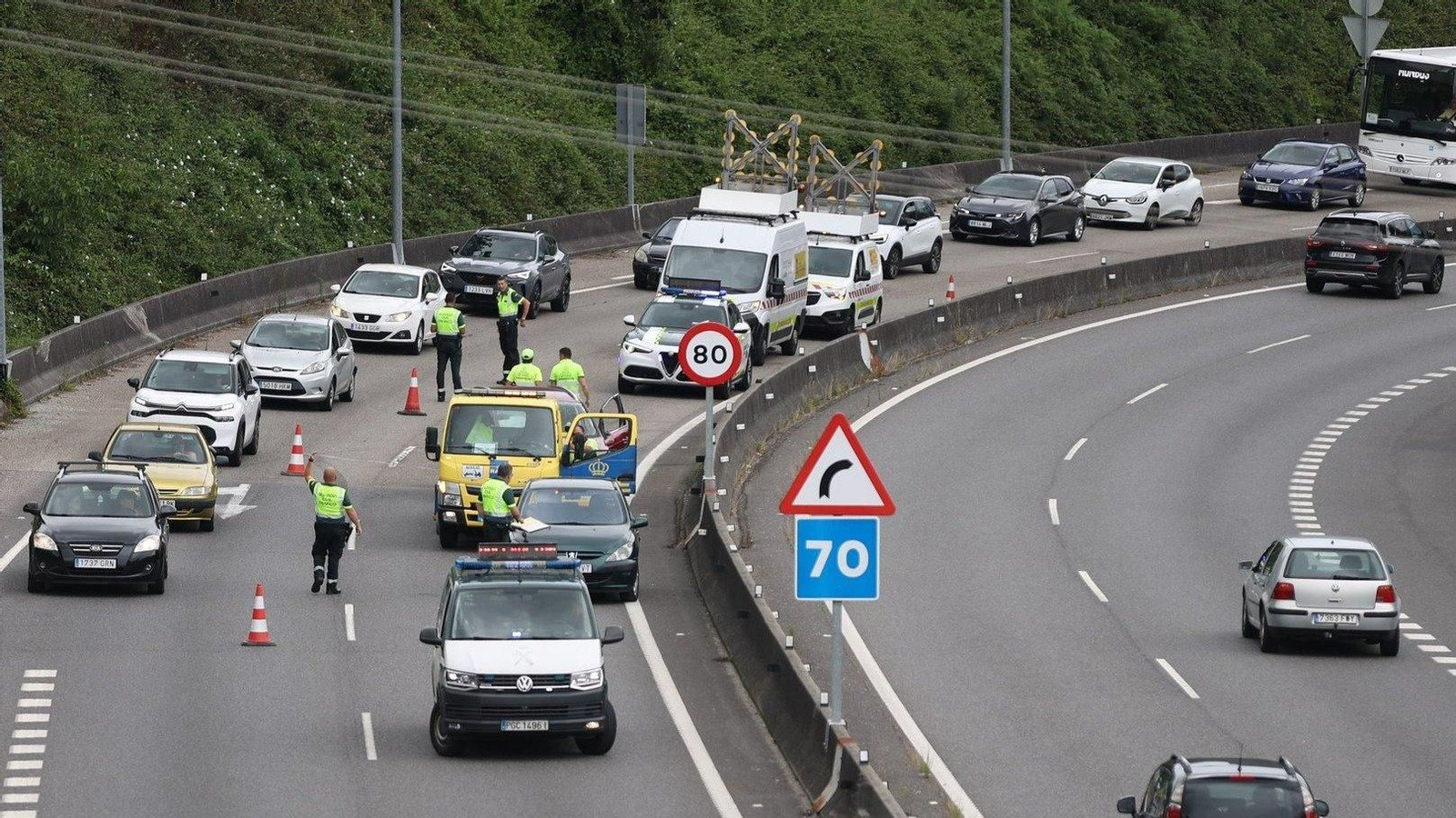El accidente se produjo en el km 4 de la autovía. // Alberte