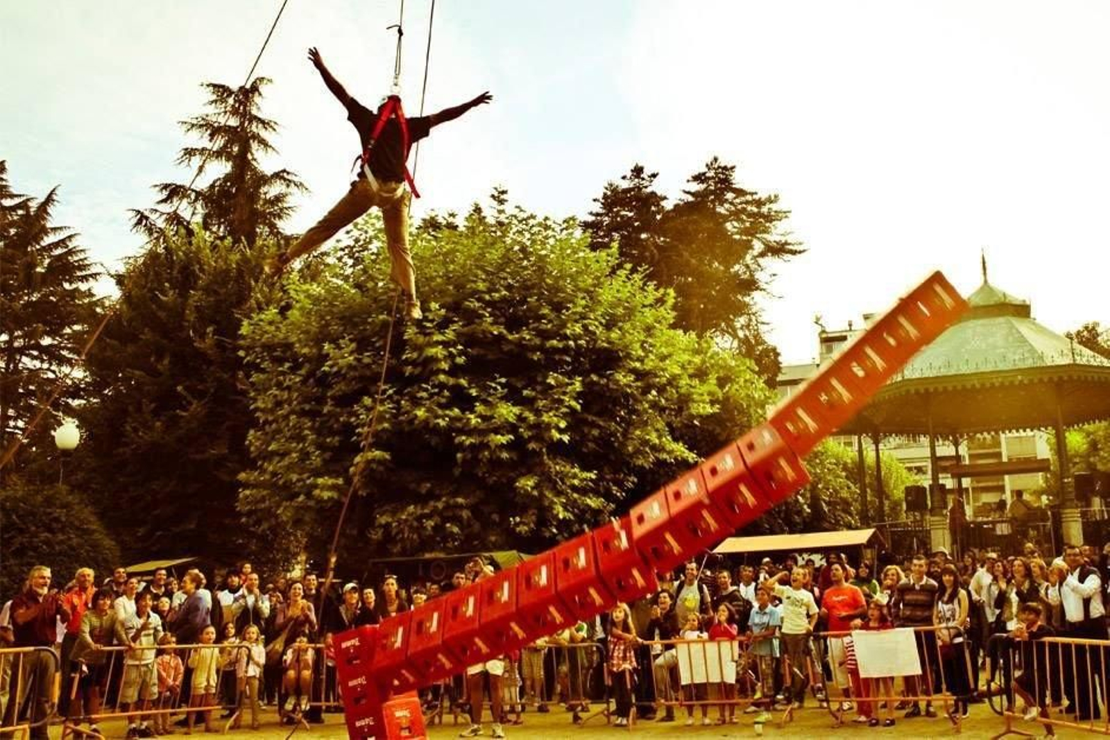 El festival incluye propuesta alternativas como la prueba de eskalabirras y los graffittis.