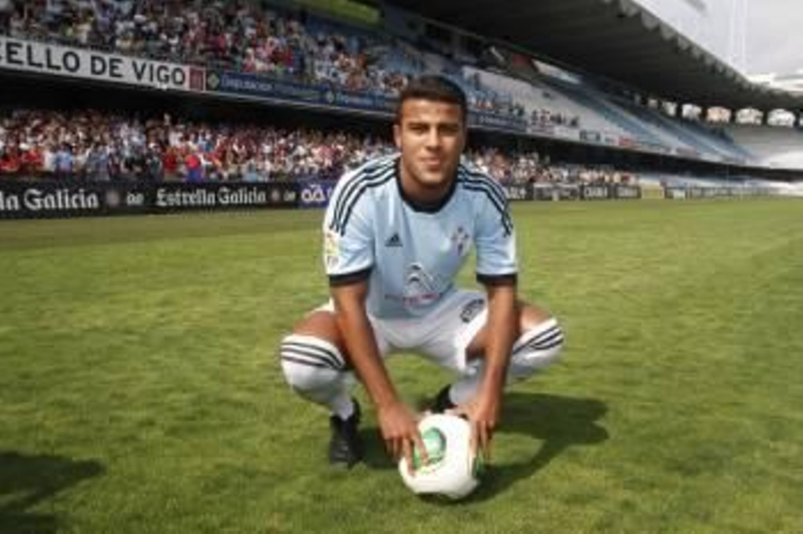Rafinha, en su presentación como jugador del Celta en Balaídos. (Foto: AD)