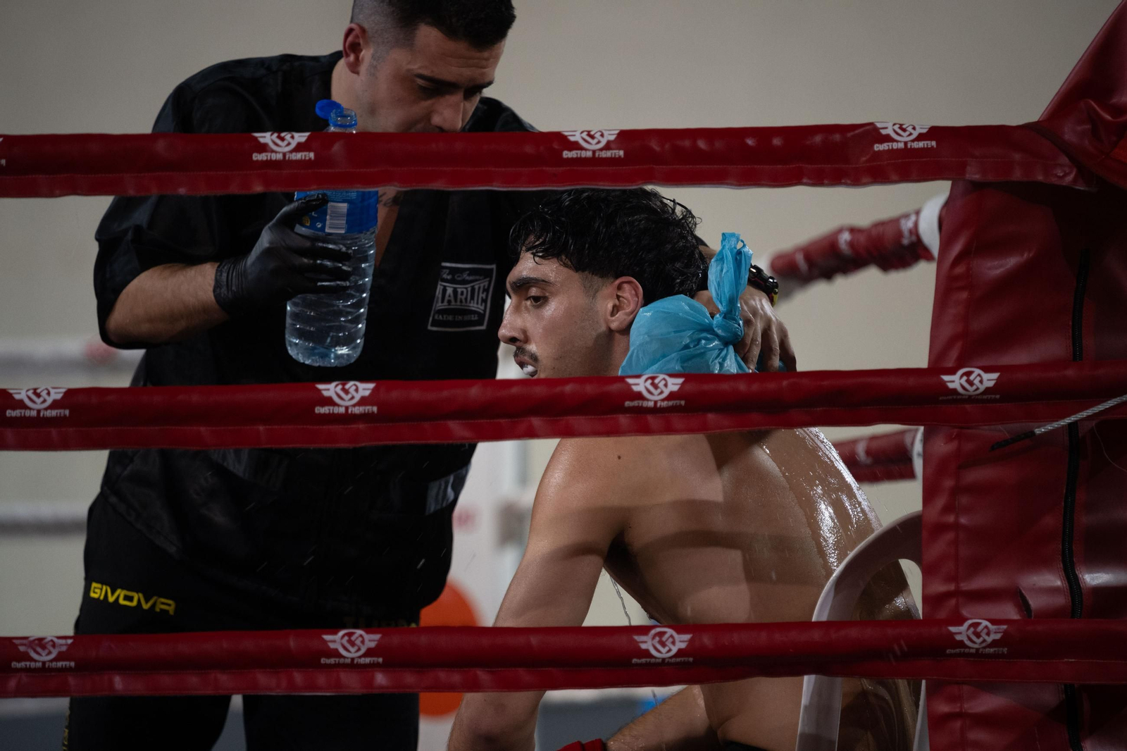Galería | El boxeo vive una velada espectacular en la vuelta de Simón González a un ring