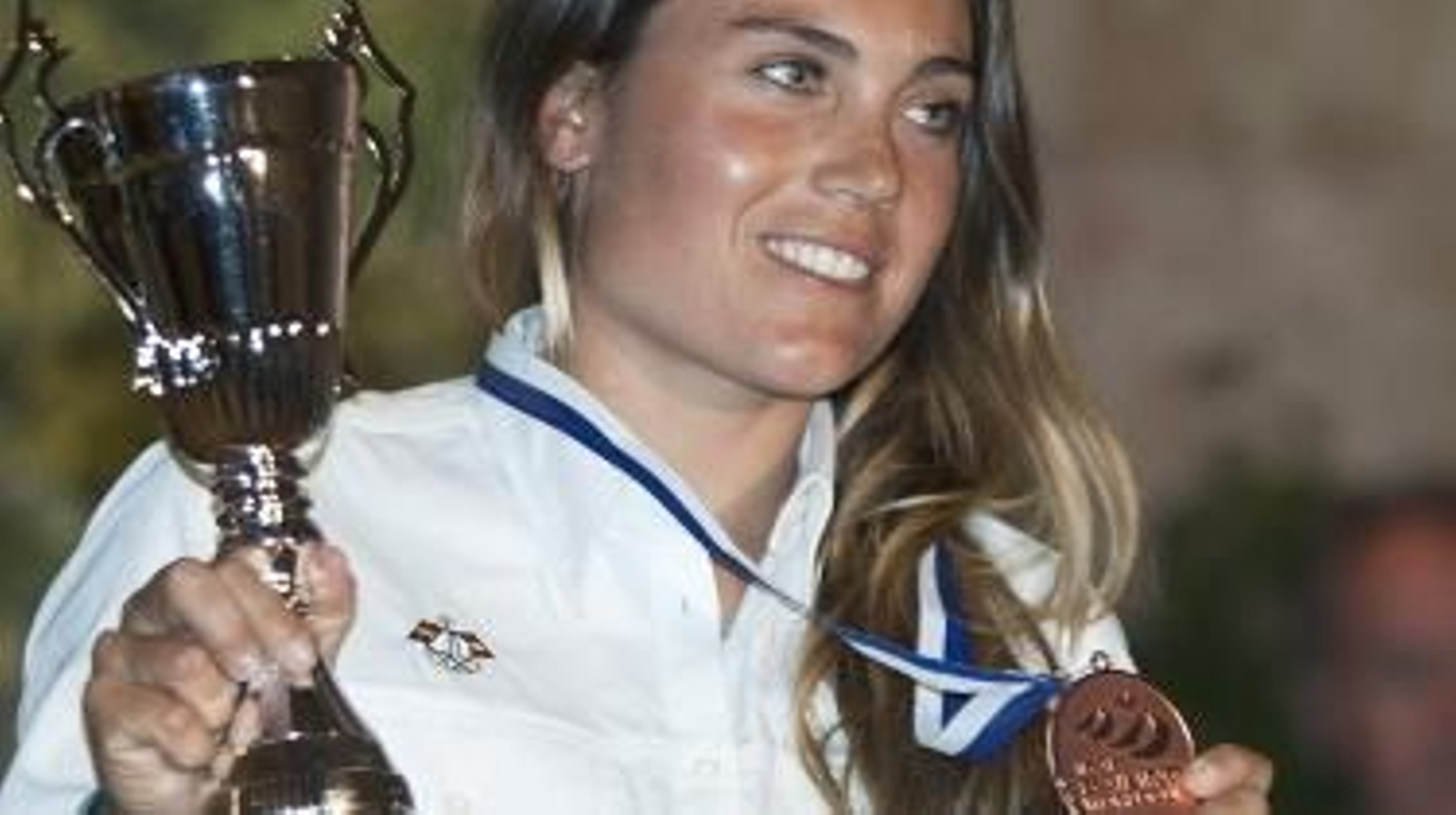 La surfista española Blanca Manchón recoge el tercer premio de la clase RSX:W