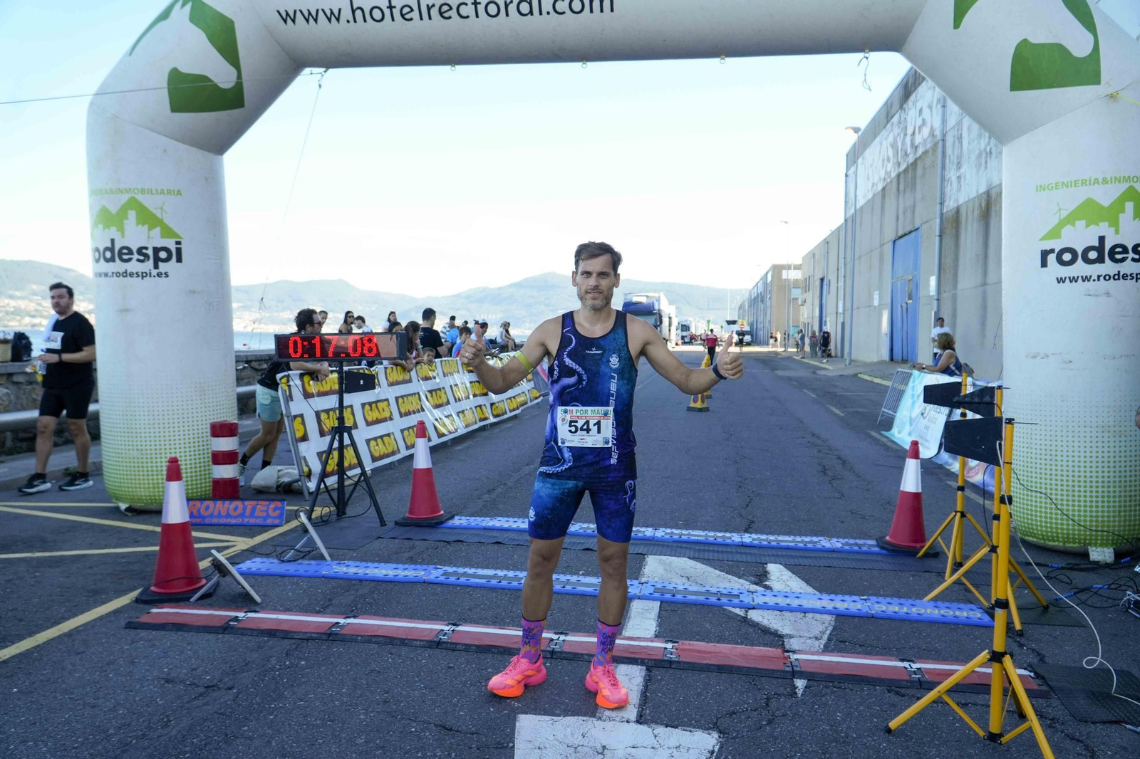Galería | El puerto pesquero de Vigo acoge hasta cinco carreras organizadas por Carlos Adán