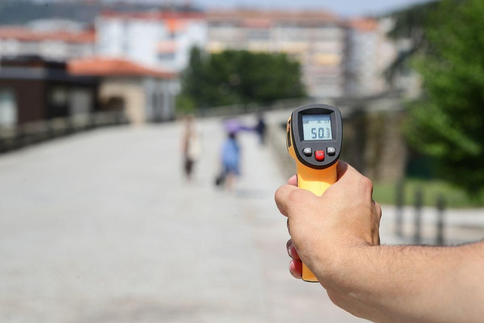 Temperatura del suelo en el Puente Romano de Ourense a las 14,45 horas de ayer, en alerta naranja.