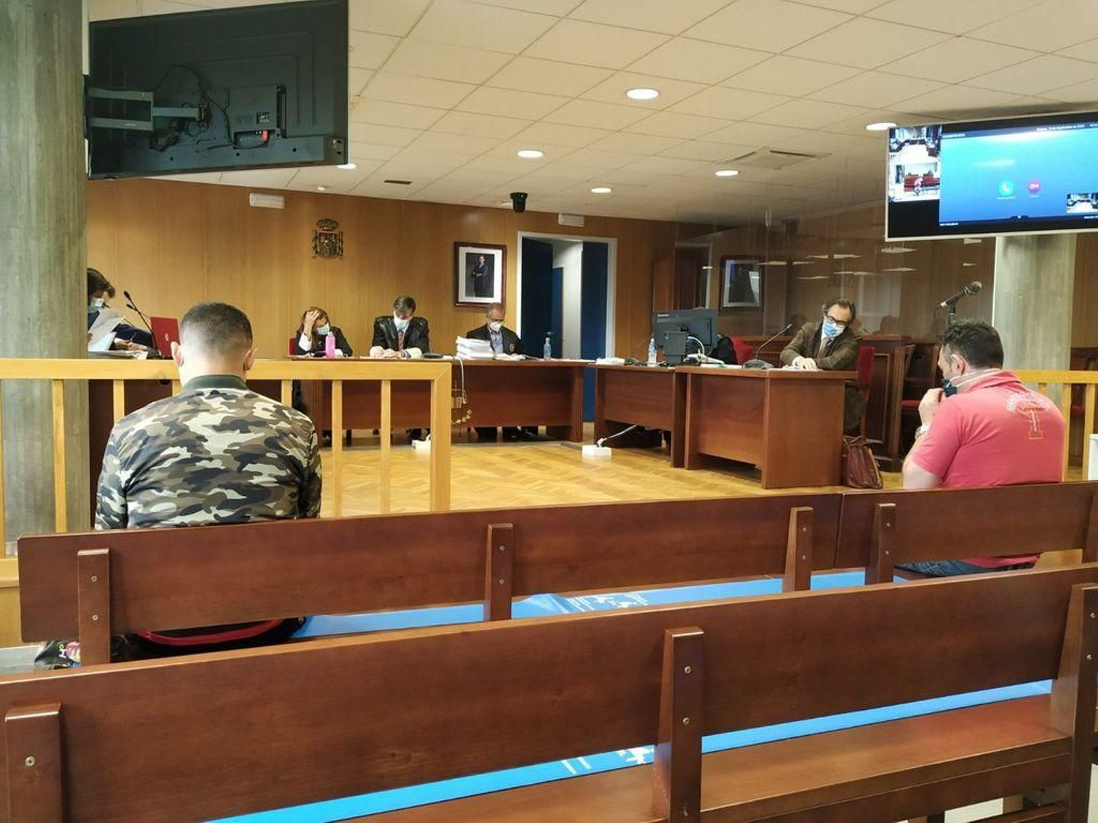 La Audiencia en Vigo acogió ayer la segunda jornada del juicio contra Miguel Ángel D. e Iván G. 7