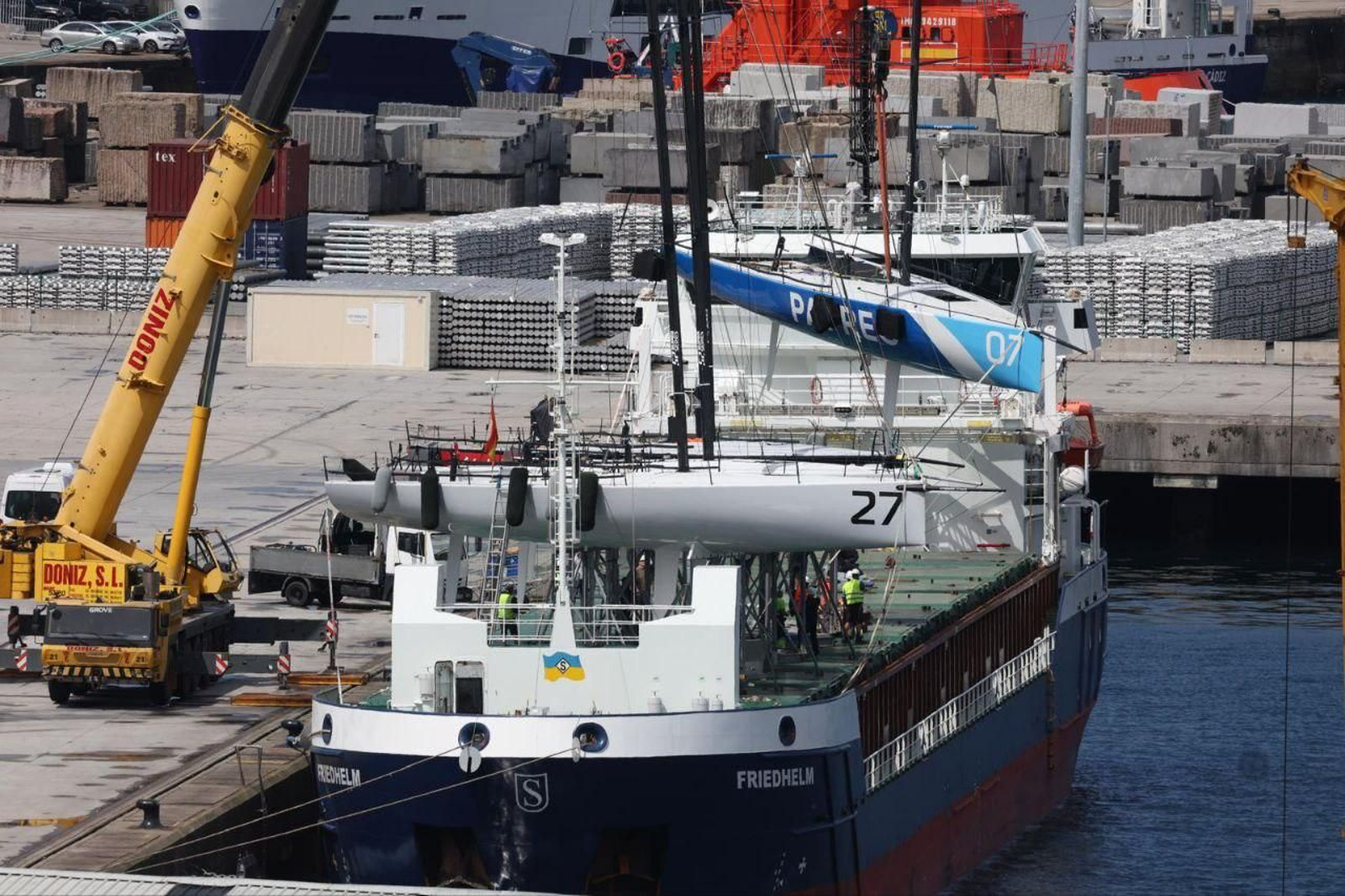 Descarga de uno de los veleros participantes.