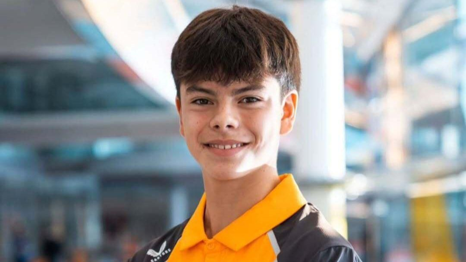 Christian Costoya ya posa como piloto de McLaren.