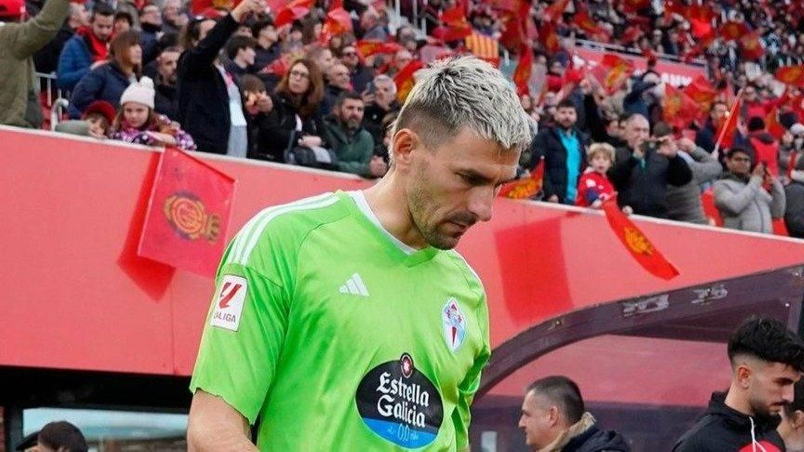 Vicente Guaita sale al campo el pasado sábado en su décima titularidad liguera con el Celta.