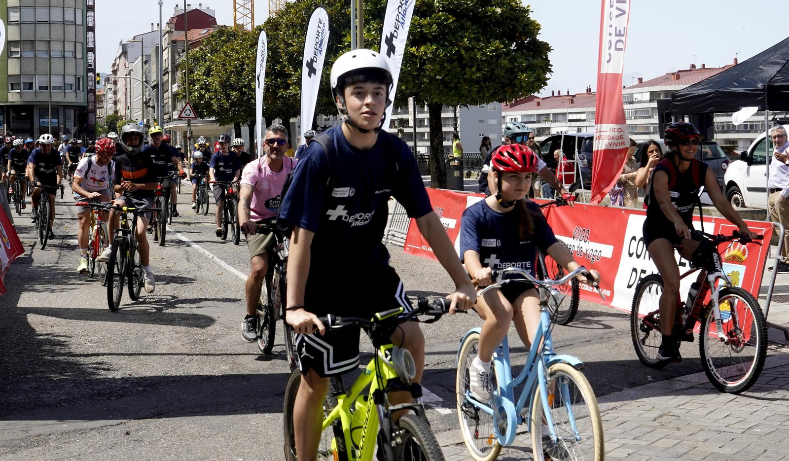 Galería | El ciclismo toma Vigo con la primera edición del Día de la Bici de Atlántico