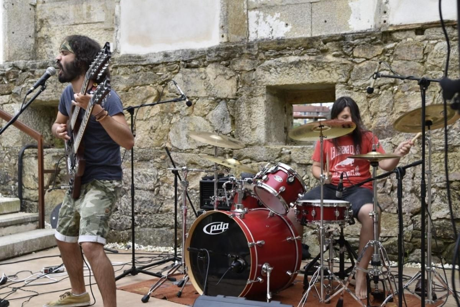 Metal extremo con Dioivo en Villa Solita