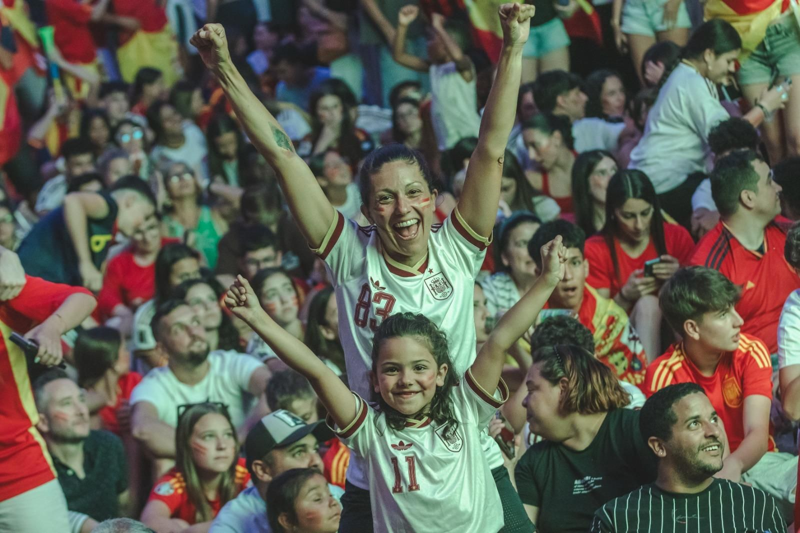 Galería | La ilusión por España en la semifinal tiñe de rojo la provincia de Ourense, en fotos