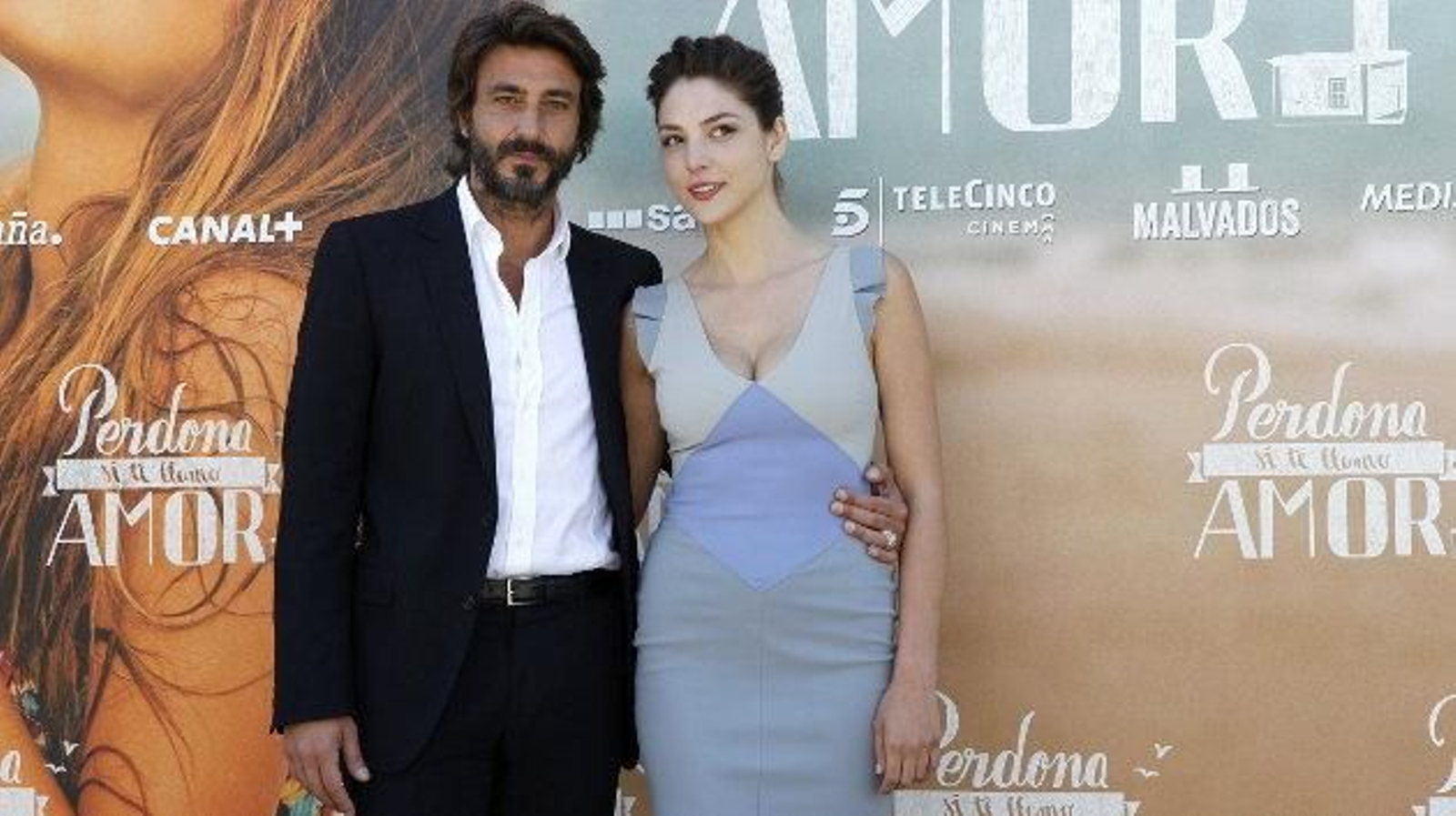 Los actores Daniele Liotti y Paloma Boyd durante el photocall de la película "Perdona si te llamo amor"