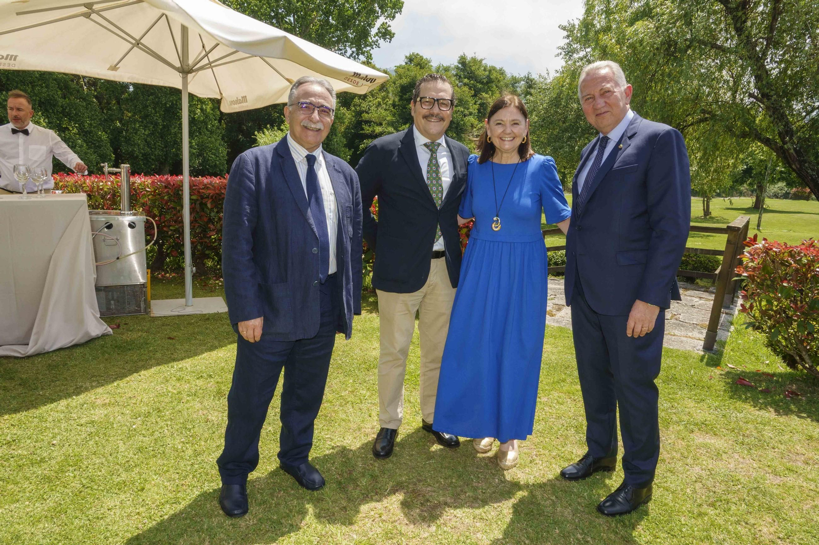 Galería | Emotiva despedida en Vigo al exjuez decano Germán Serrano