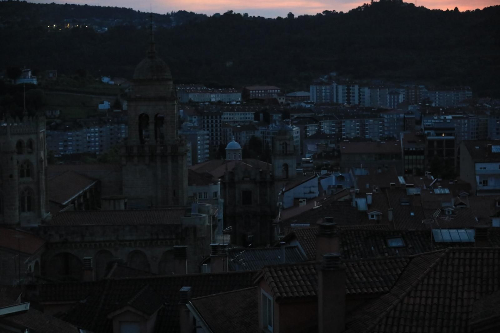 Ourense, a oscuras por el apagón.