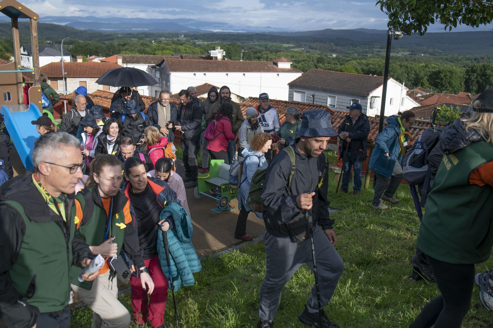 Galería | Un centenar de peregrinos completan el camino entre A Merca y Ourense pidiendo su reconocimiento Xacobeo