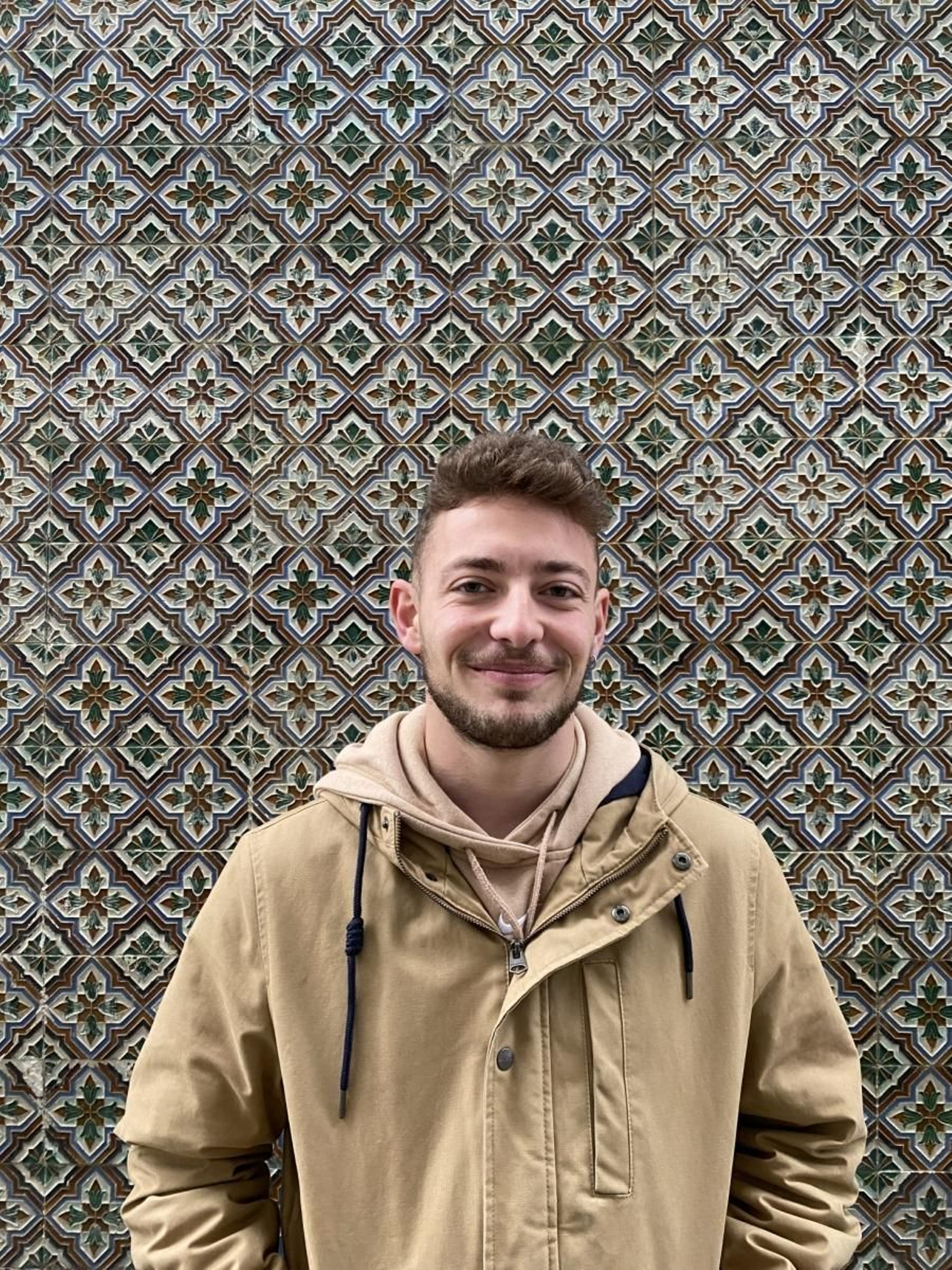 Alberto estudia un ciclo superior.