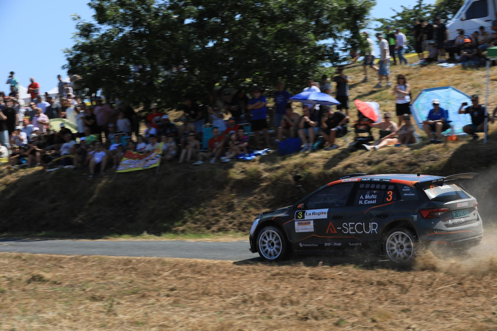 Galería | El público disfruta del Rally de Ourense en el tramo Cartelle-Toén, en fotos