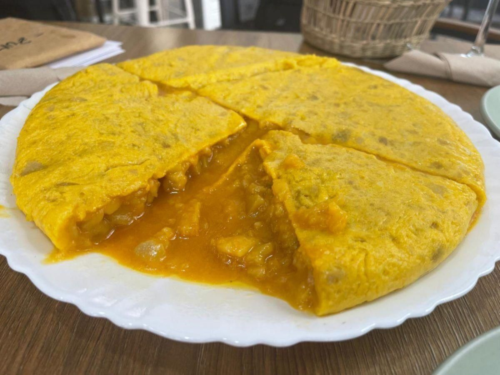 Deliciosa y cuajada: la tortilla de Kaldi es una de las favoritas de muchos ourensanos.