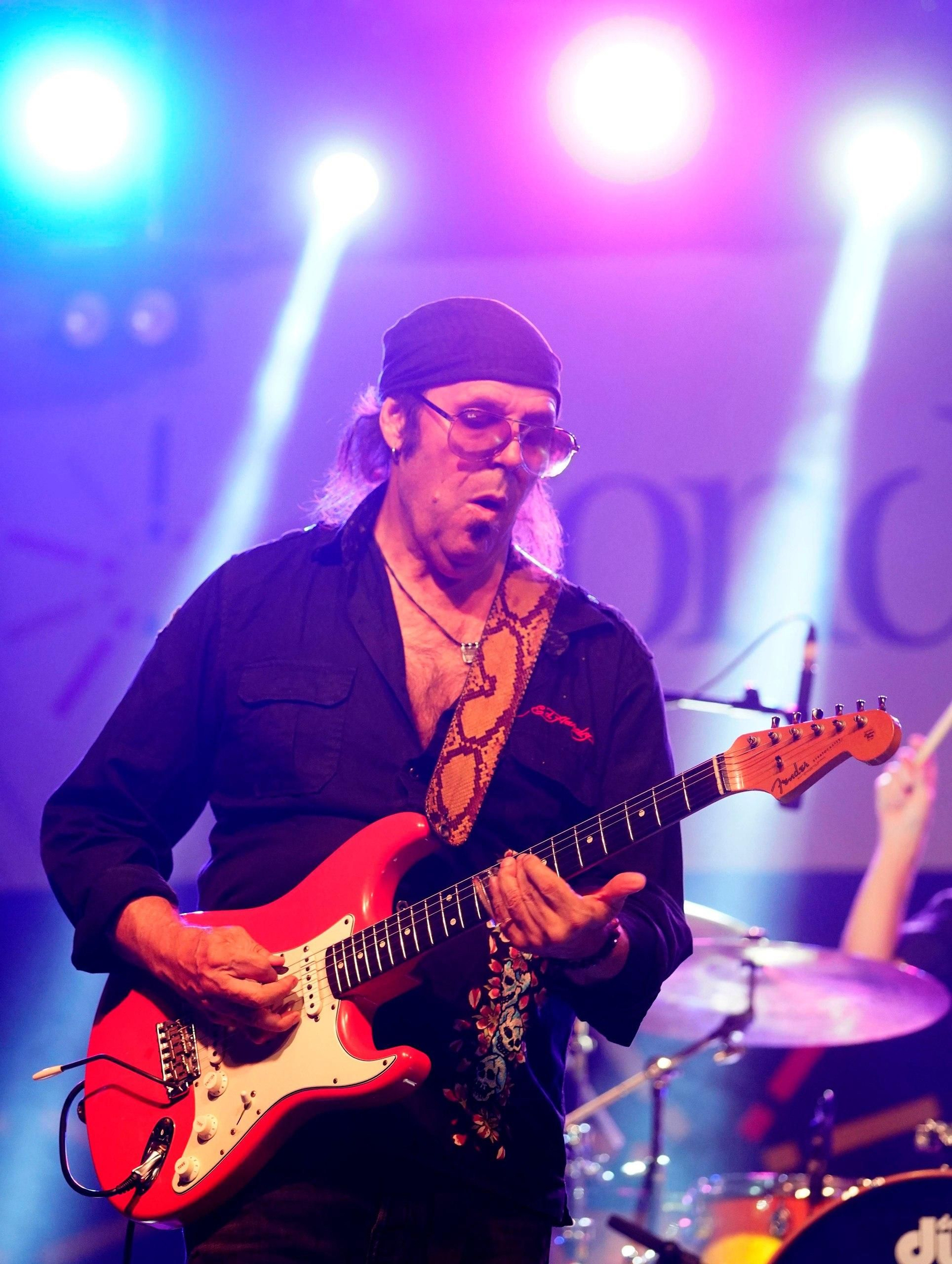 Javier Vargas con la guitarra (6)