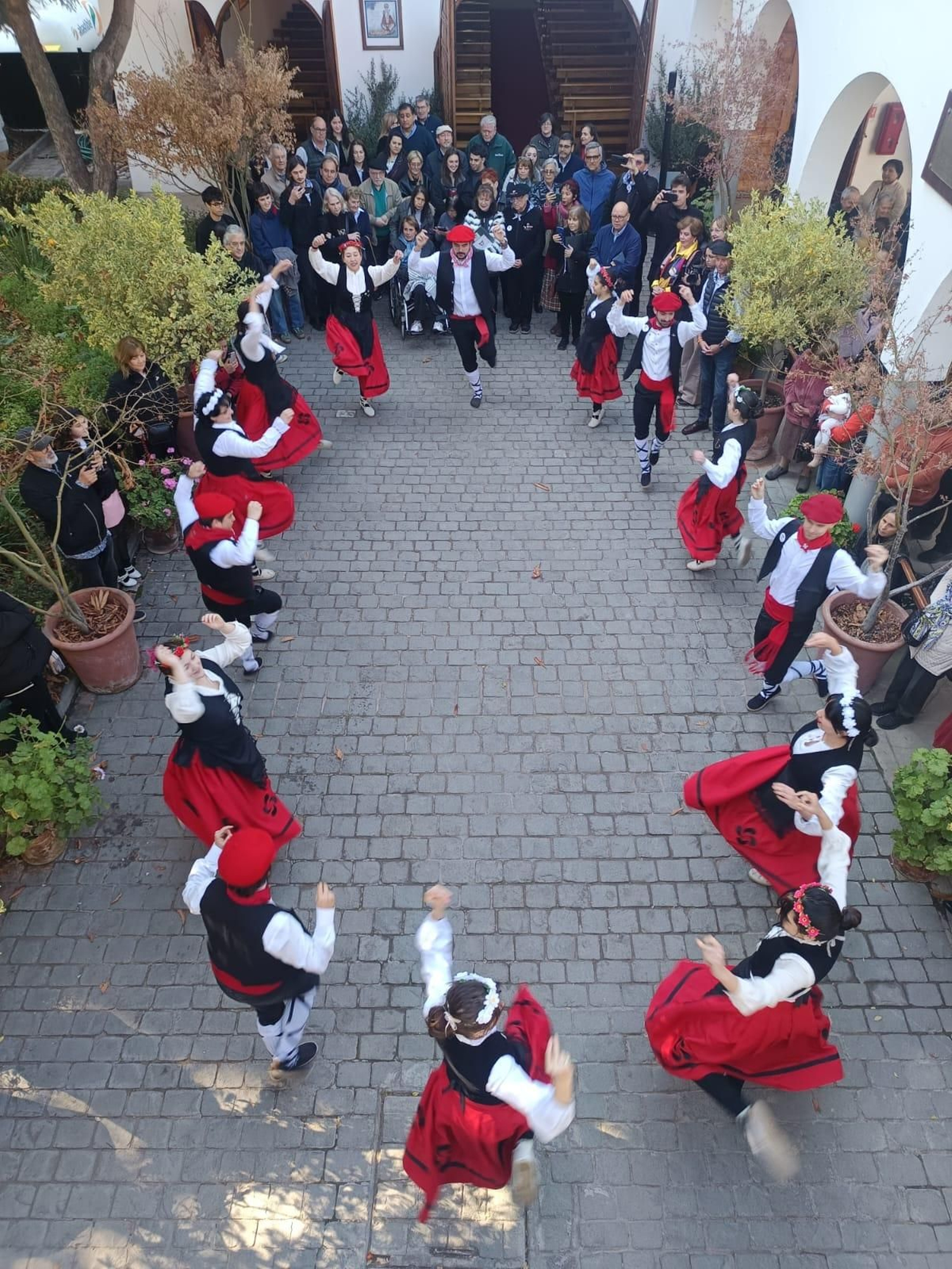 Bailes tradicionales durante el aniversario