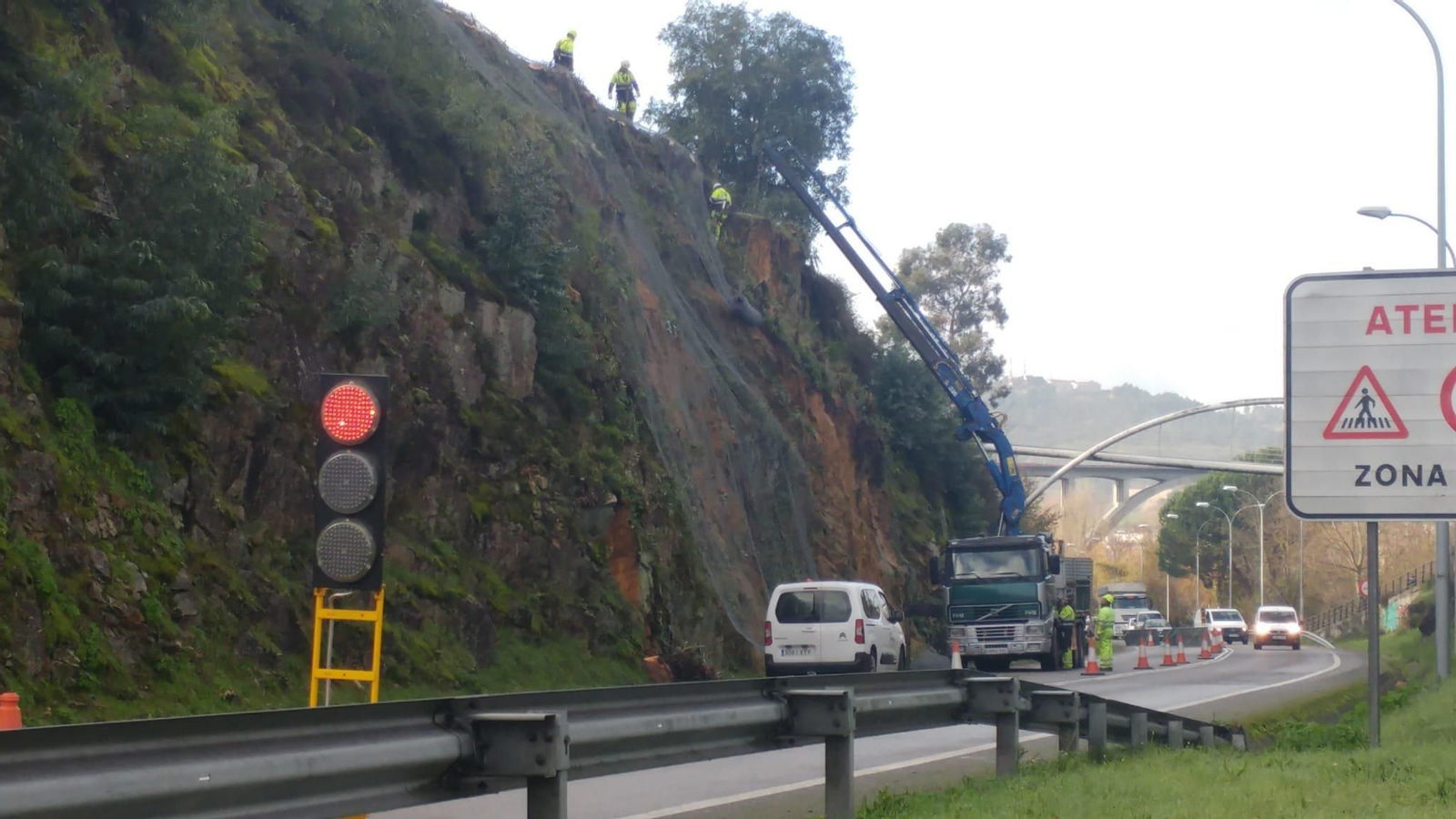 Nuevo corte debido a un desprendimiento en la N-120.