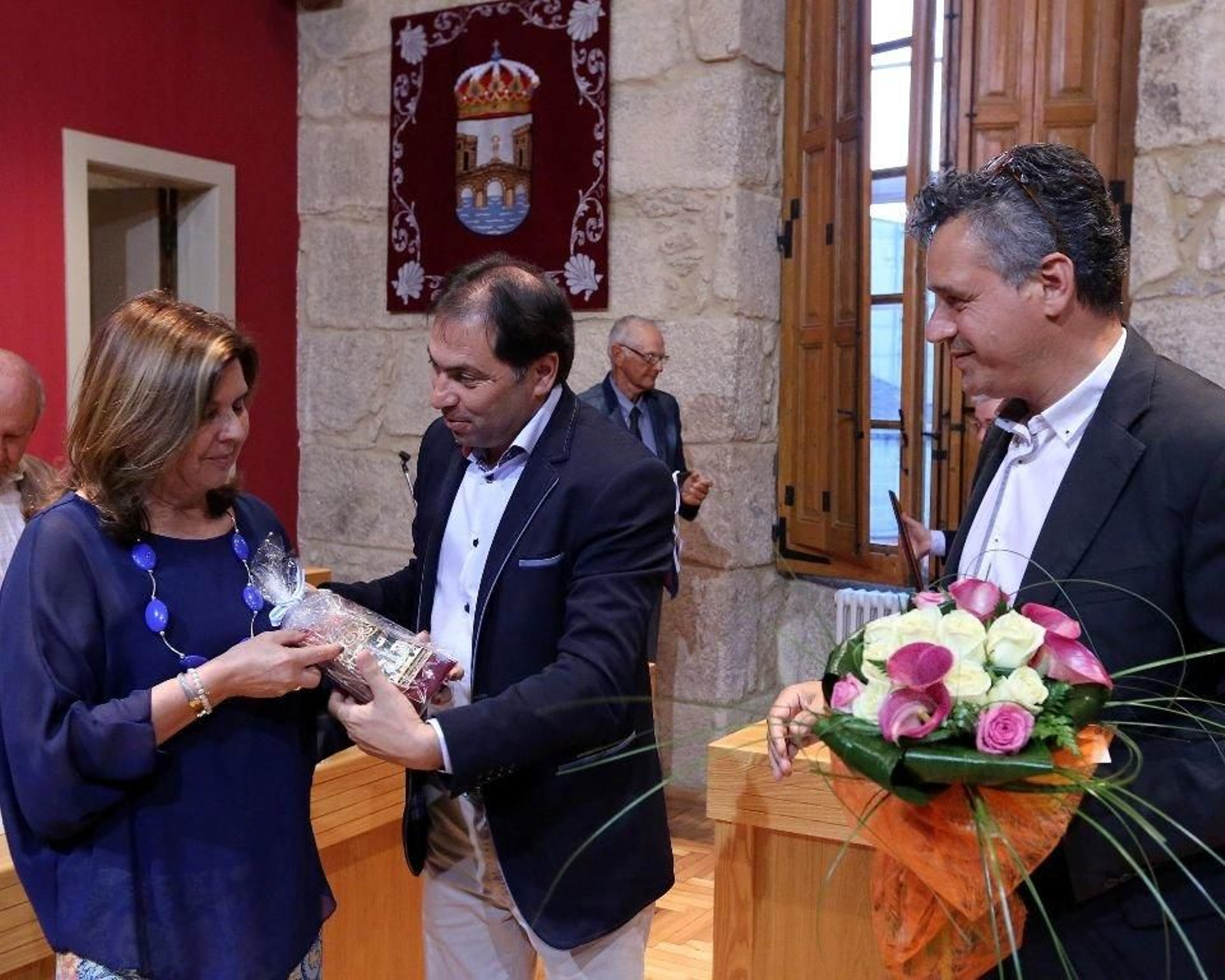 Margot, hija de Maruja Pino, el alcalde Solla y Sampedro.