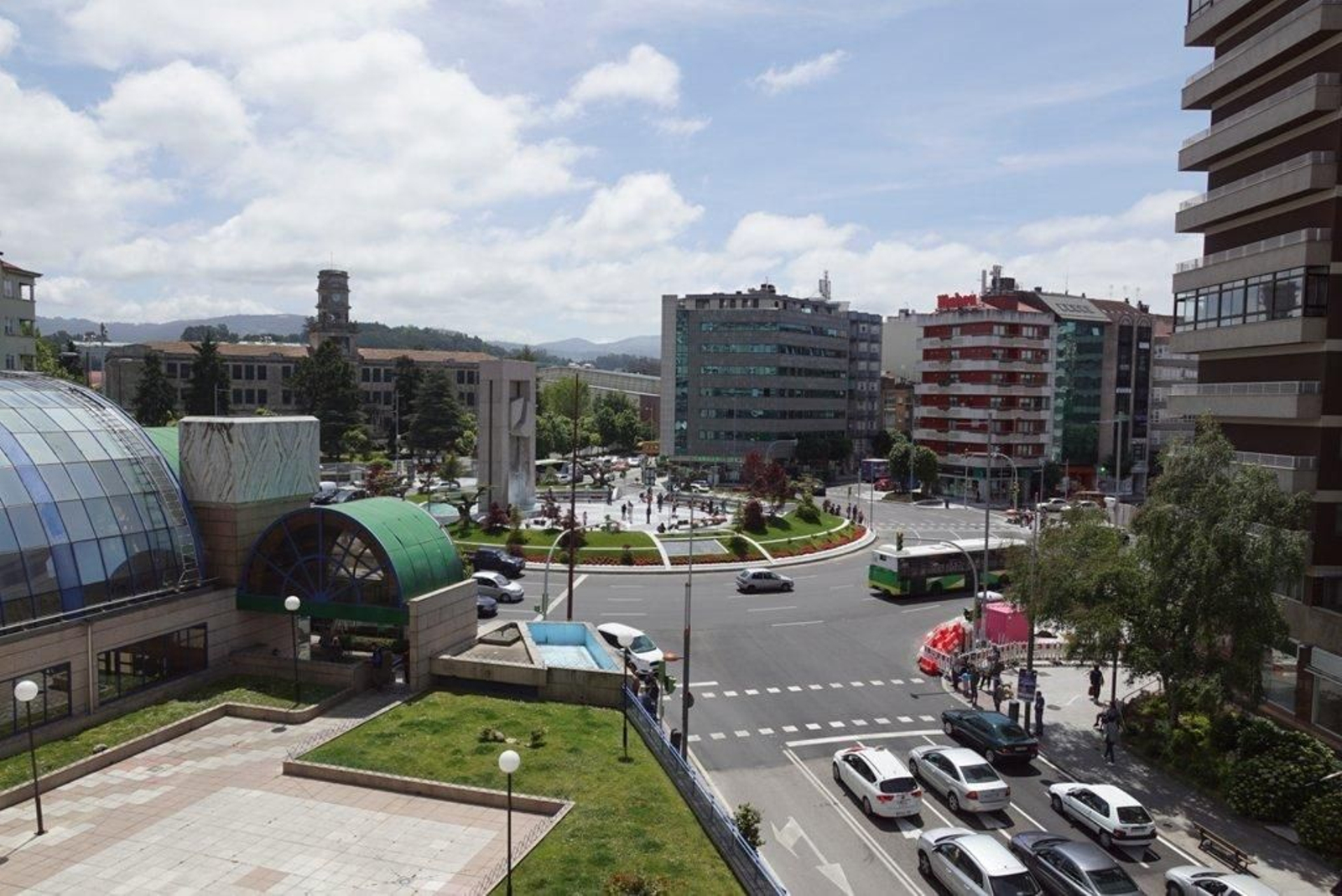 Vista aérea  de Plaza América // Vicente
