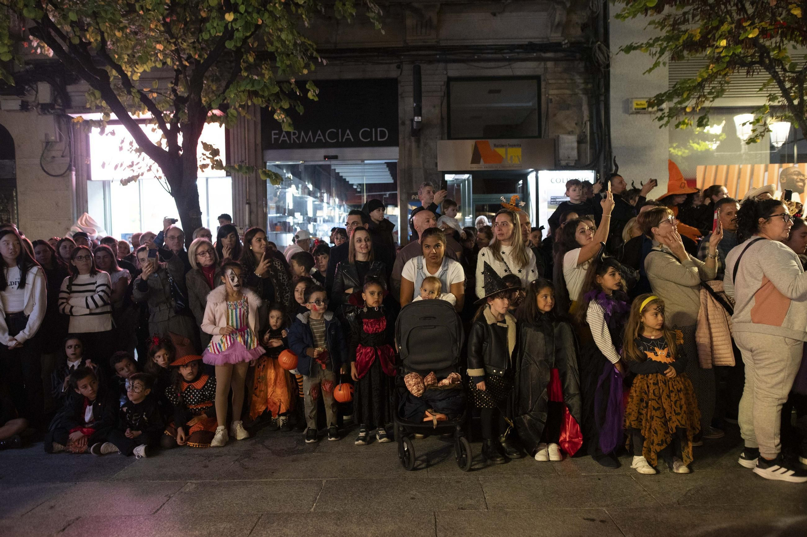 Galería | Ourense se transforma en una ciudad de miedo para celebrar Samaín