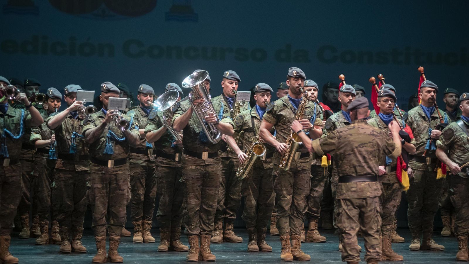 Galería | Reconocimientos por los incendios y los mejores relatos, protagonistas del Día de la Constitución en Ourense