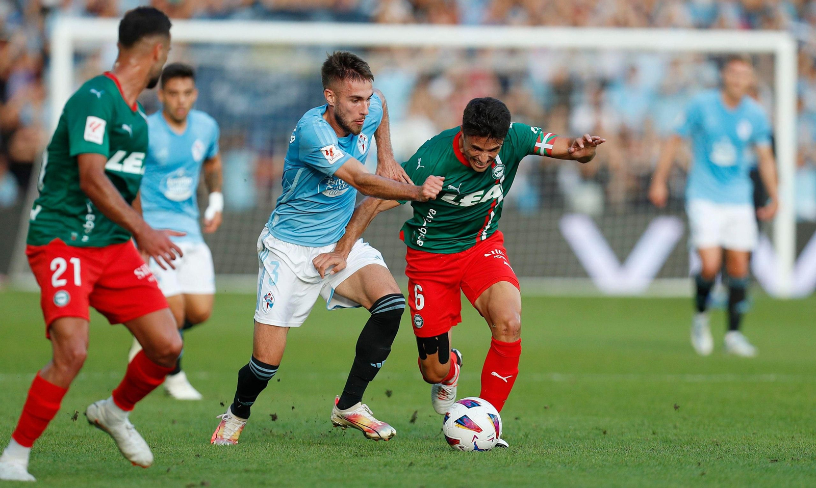 Partido entre el Celta y el Alavés en Balaídos.